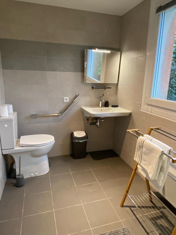 Des 3 Iles, En Plein Centre-ville, A 5 Min Des Plages, 3 Neufs Apartment